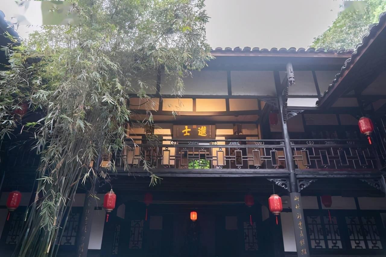 为什么喜欢一个人会有些胆怯，还不敢面对，想沟通又怕去沟通呢？游戏画面